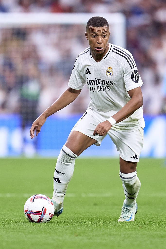 半场：尤文0-0都灵，比赛平淡，双方机会不多（半场战报：尤文0-0都灵，场面平淡 机会有限）