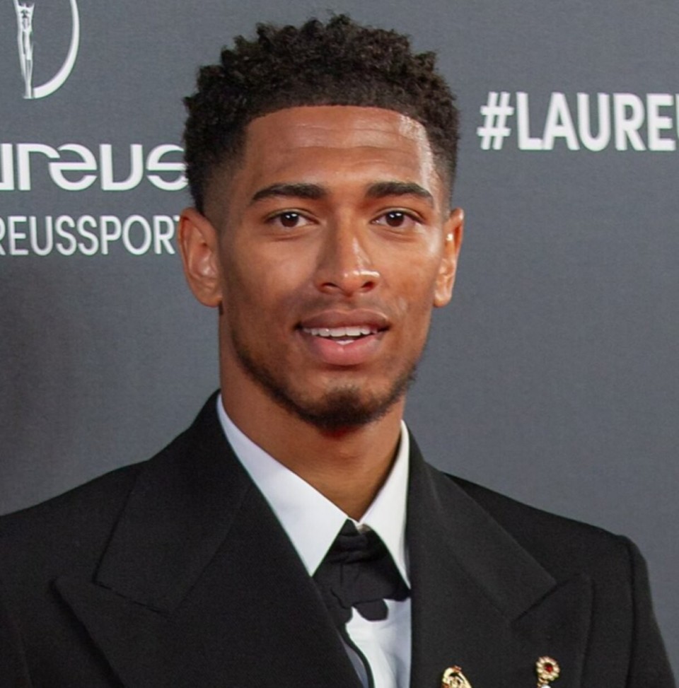 罗伯逊：红军当前受到批评是合理的，相信球队能够一洗颓势（罗伯逊：接受对利物浦的批评，坚信球队能尽快扭转颓势）