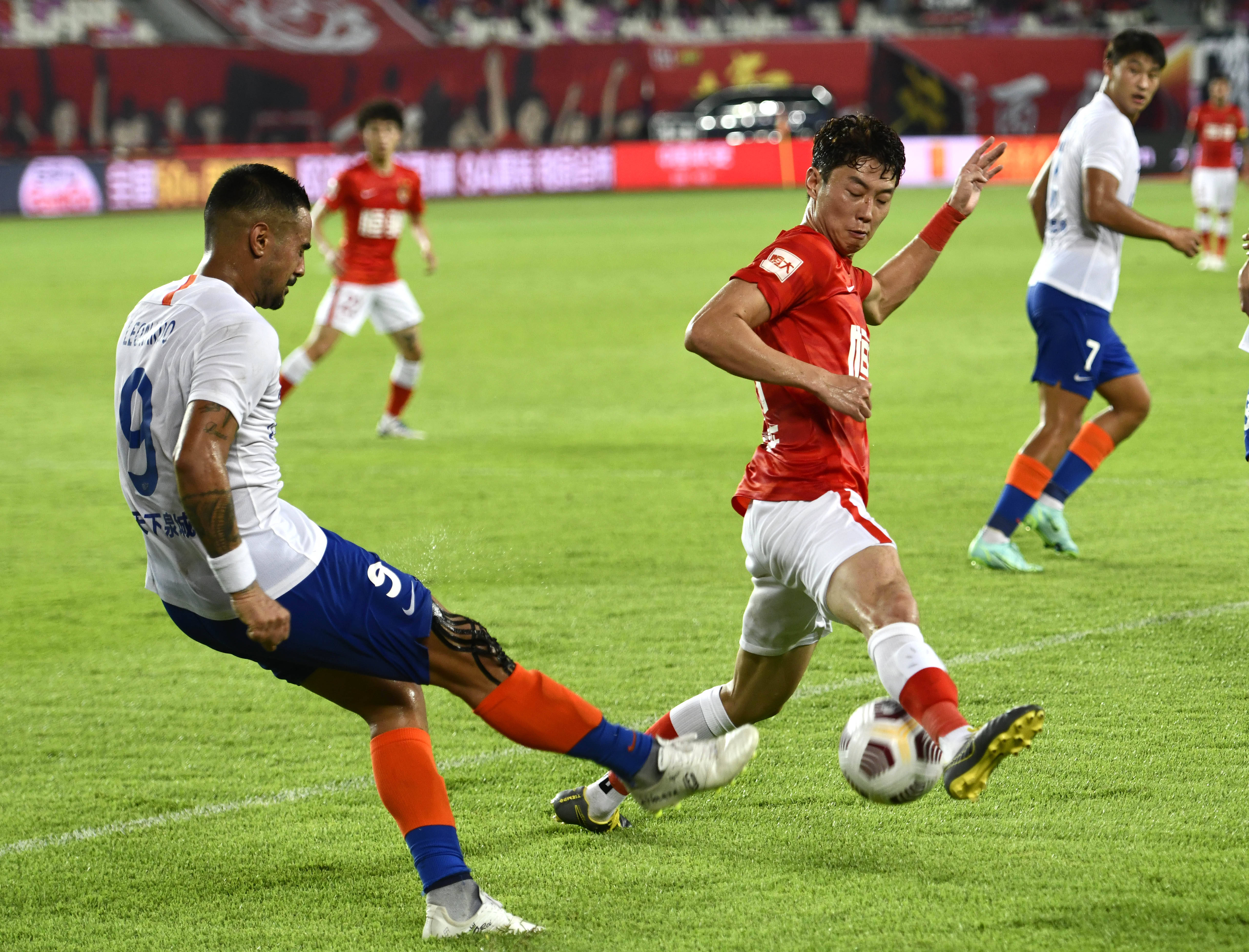 芝加哥公牛球员诺亚·埃森格因伤报销，NBA生涯受挫，发展联盟表现亮眼，未来仍有潜力。（公牛诺亚·埃森格因伤赛季报销：NBA受挫，发展联盟高光，前景仍被看好）